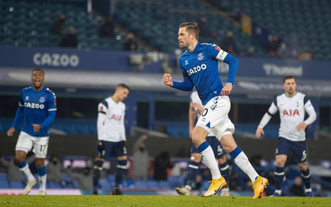 体育欧冠：巴黎圣日耳曼总比分4-1皇家社会 晋级八强